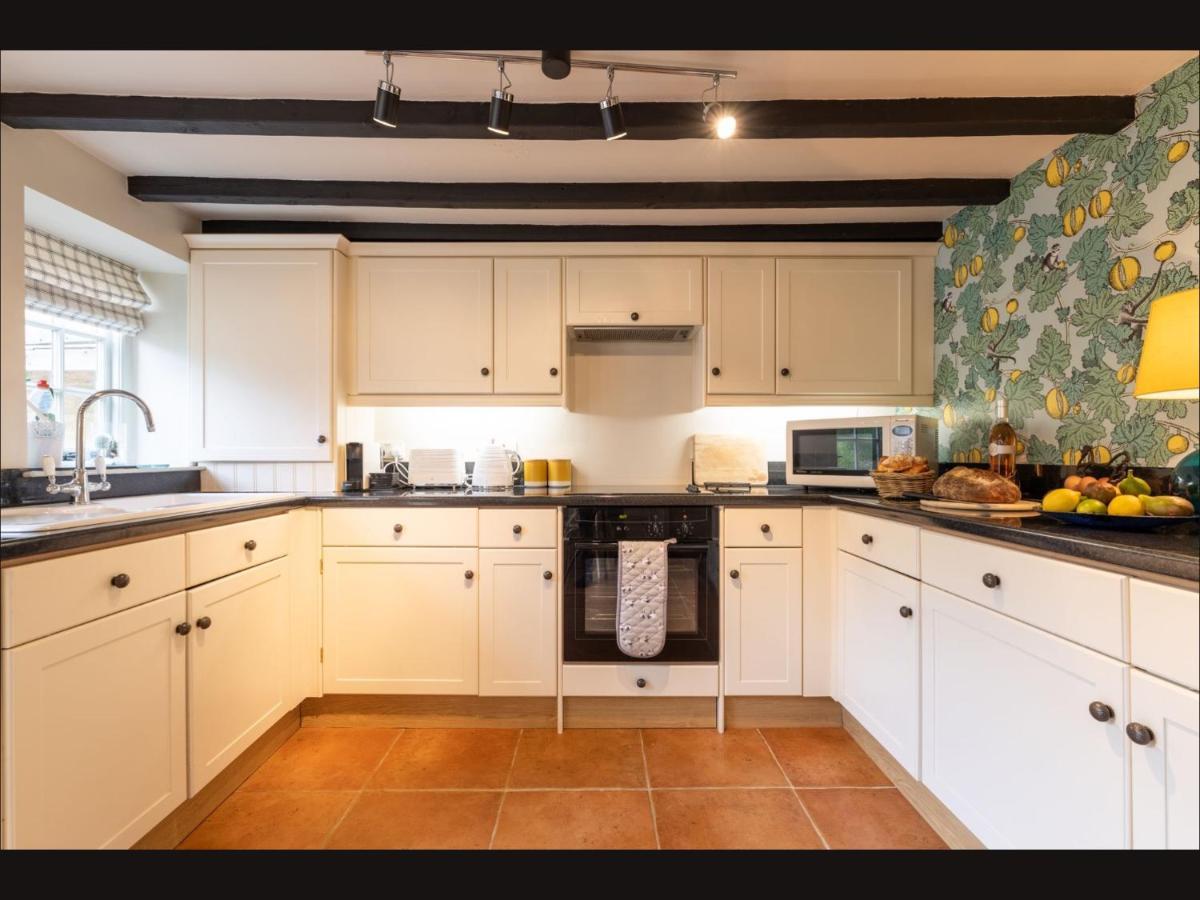 Wisteria Cottage , Pretty Cotswold Cottage Close To Chipping Campden Weston Subedge Bagian luar foto